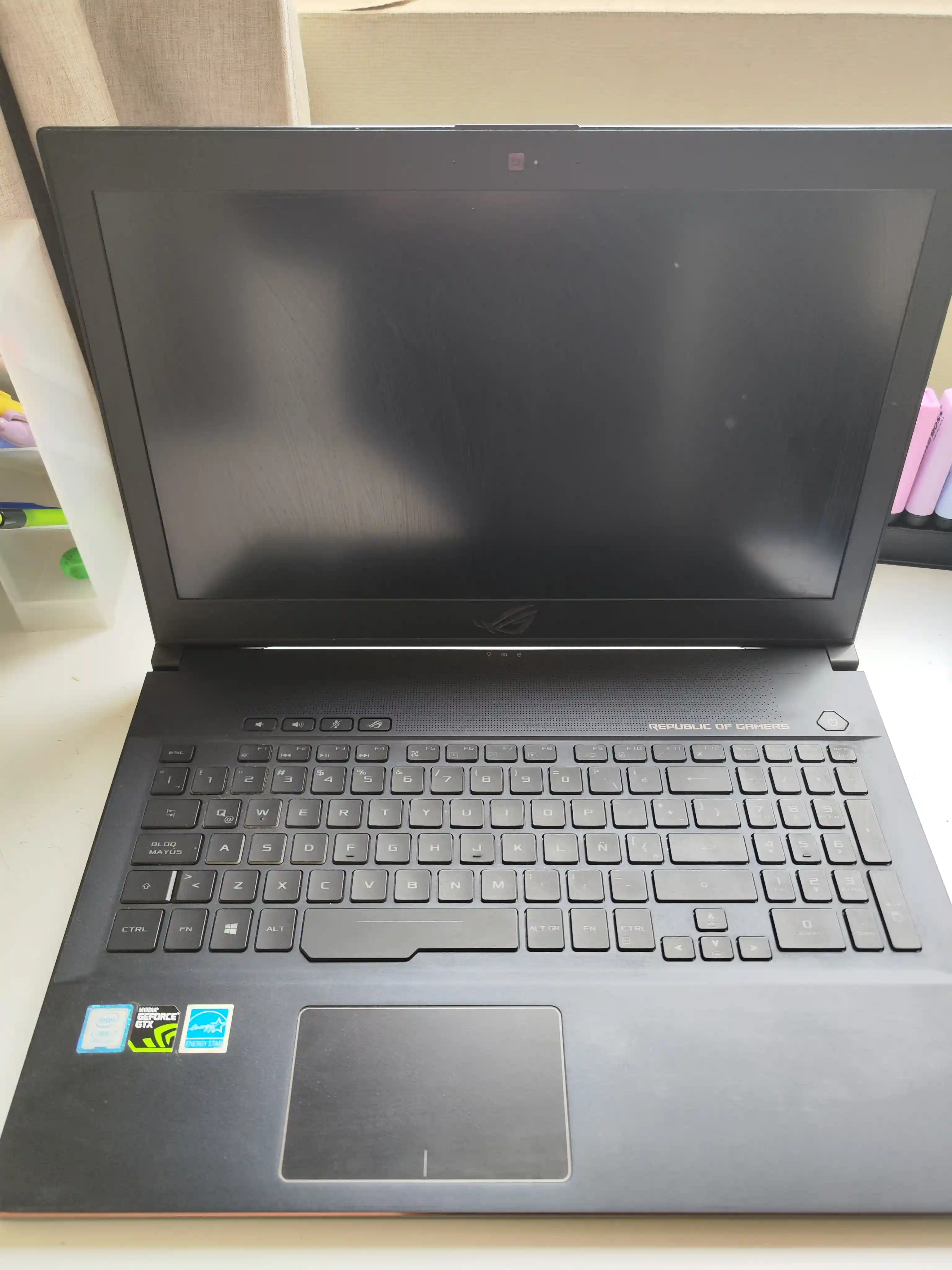 ASUS ROG Zephyrus M — vista general